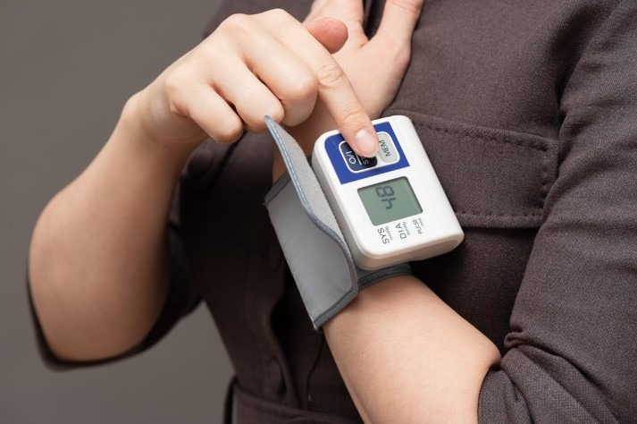 Wrist Blood Pressure Monitors Pros and Cons